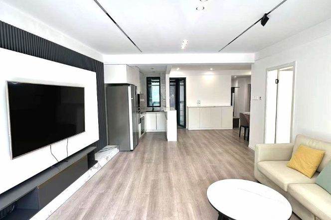 Spacious 2BR Apartment near Jiangning Rd Metro with River View (L13)