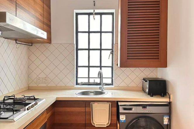 Spacious 1BR Heritage Apartment at Yongjia New Village with Green View (L1)