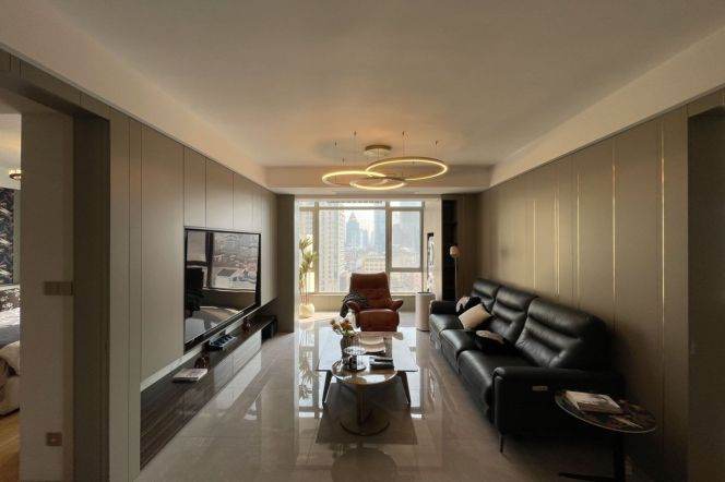 3BR Apartment in Jing'an with Floor-to-Ceiling Windows