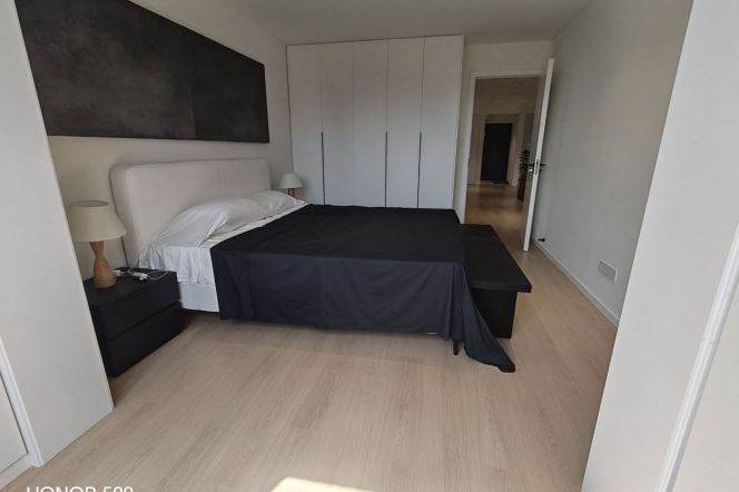 2BR Apartment near Zhongshan Park with Green View (L3/L4)