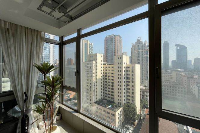 3BR Apartment in Jing'an with Floor-to-Ceiling Windows