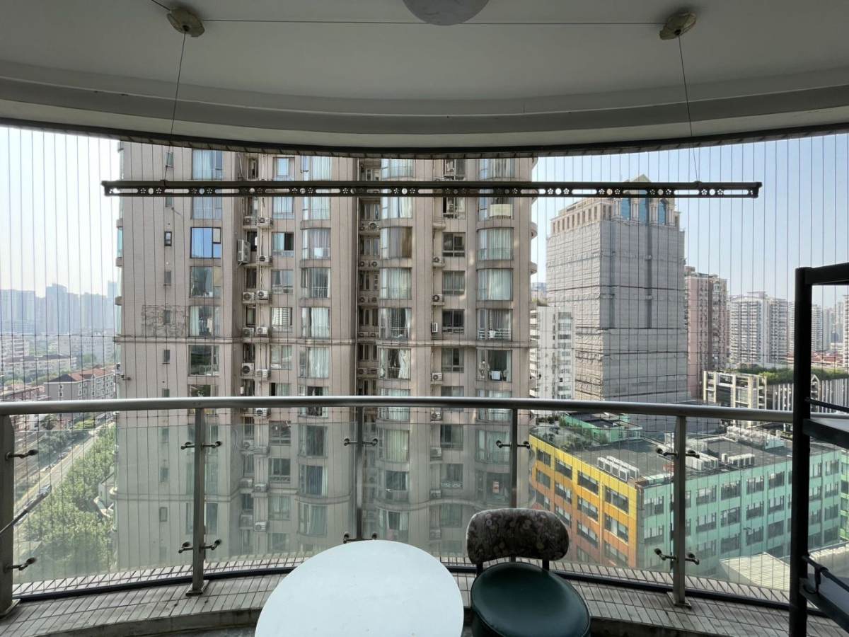Housing image — Balcony