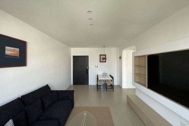 Spacious 1BR Apartment at Yunhe Garden with Floor-to-Ceiling Windows