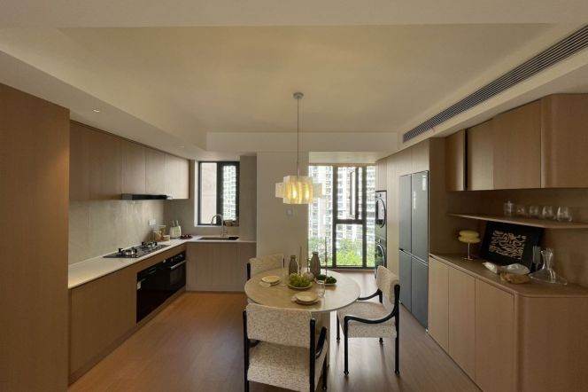 4BR Apartment at Brilliant City with Floor-to-Ceiling Windows (L3/L4)