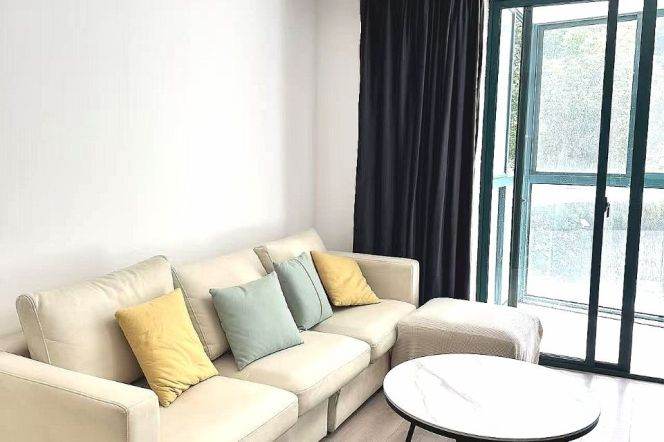Spacious 2BR Apartment near Jiangning Rd Metro with River View (L13)