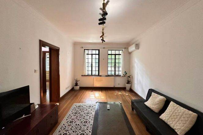 Spacious 1BR Heritage Apartment at Yongjia New Village with Green View (L1)