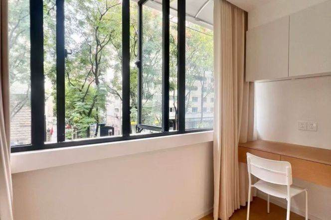 1BR Apartment in Jing'an (L7)