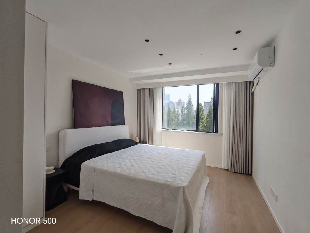 Housing image — Bedroom