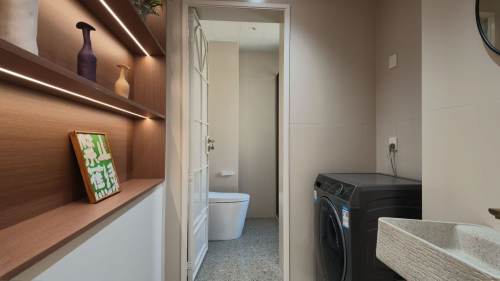 Housing image — Bathroom