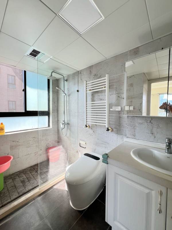 Housing image — Bathroom