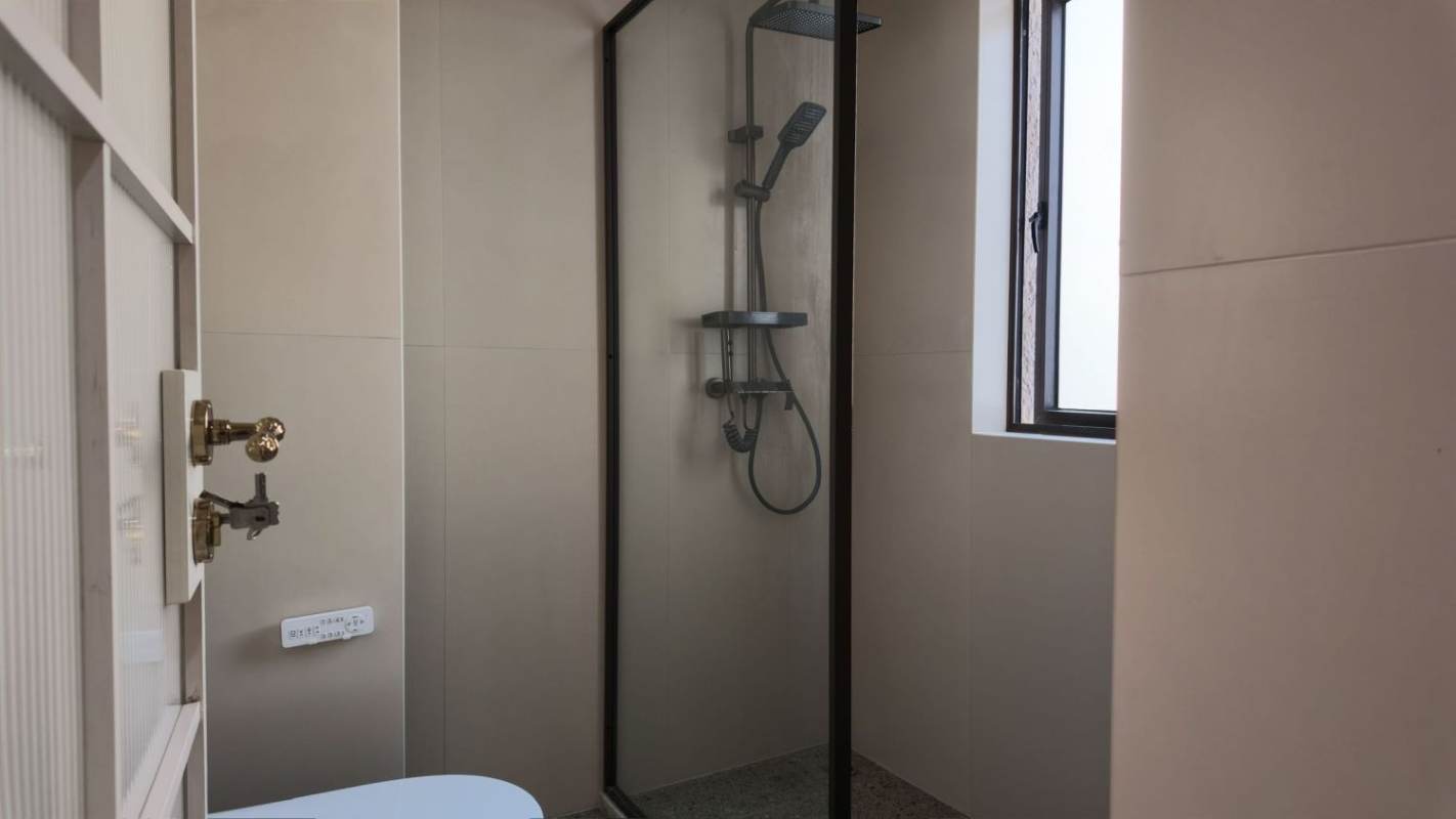 Housing image — Bathroom