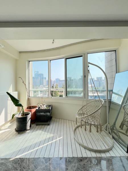 Housing image — Balcony