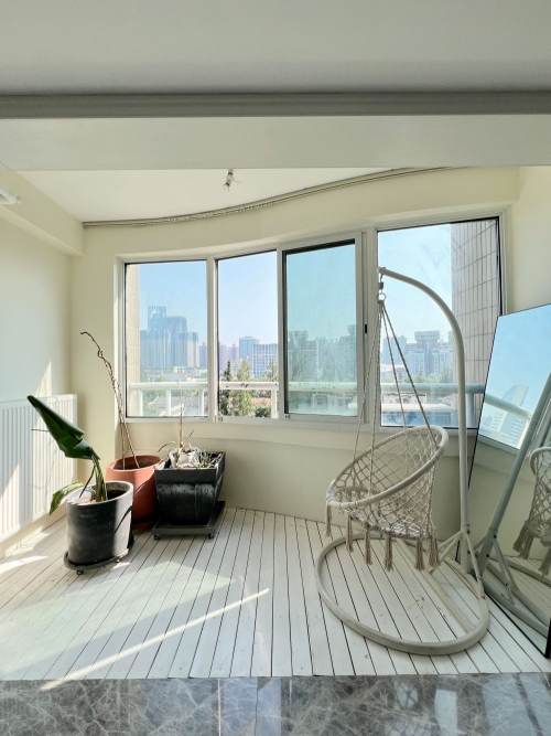Housing image — Balcony