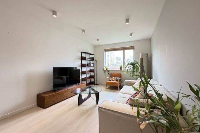 2BR Apartment in Jing'an (L7)