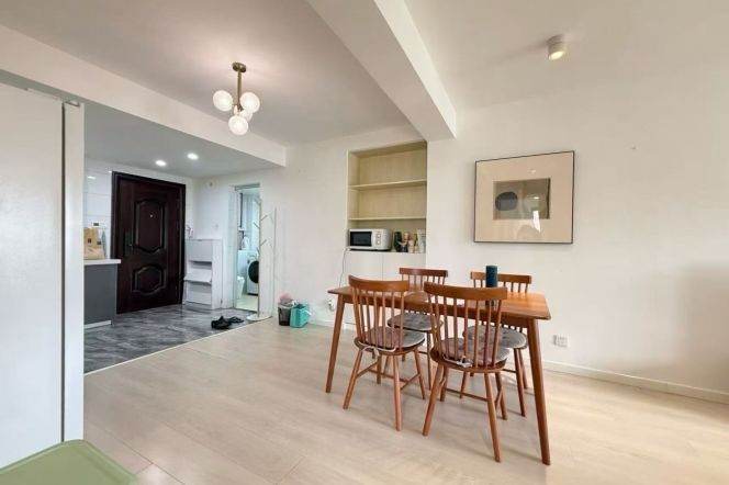 2BR Apartment in Jing'an (L7)