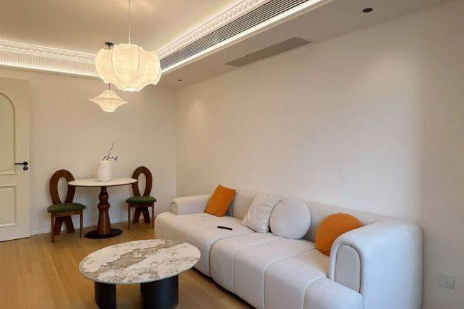 Spacious 1BR Apartment in Hongqiao CBD (L10)