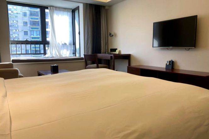 Short-Term 1BR Serviced Apartment near Shanghai Railway Station (L1)