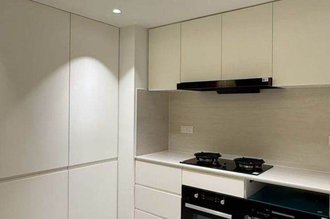 High-Floor 3BR Apartment in Jing'an (L7/L13)