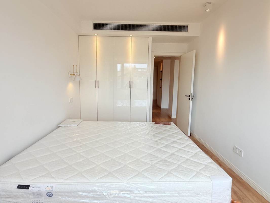 Housing image — Bedroom