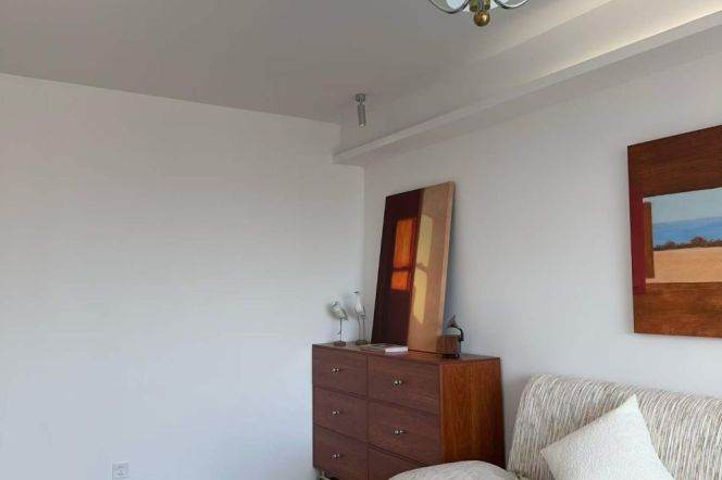High-Floor Spacious 1BR Apartment in Old Xuhui (L9/L12)