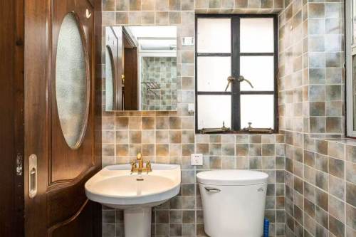 Housing image — Bathroom