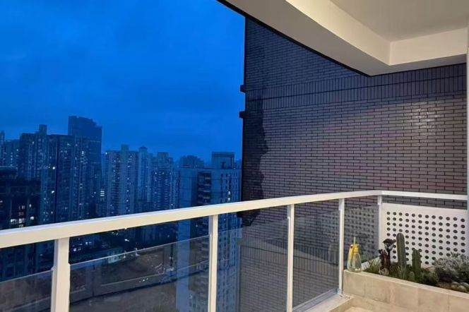 High-Floor 3BR Apartment in Jing'an (L7/L13)
