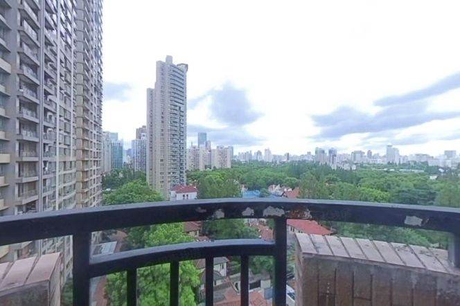 3BR Apartment near Jiangsu Rd Metro