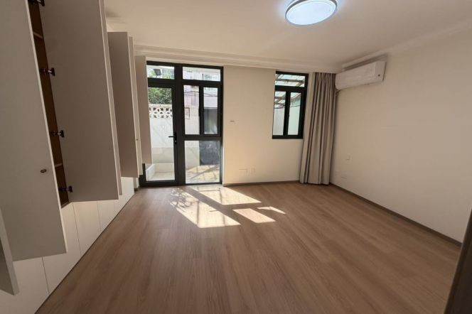 1BR Apartment near Longhua Metro with Private Garden (L11/L12)