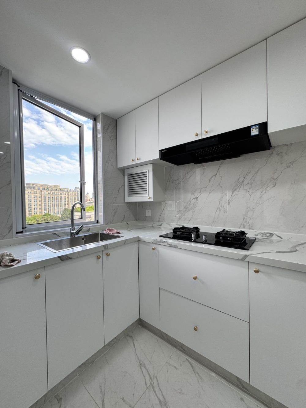Housing image — Kitchen
