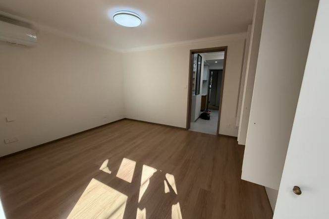 1BR Apartment near Longhua Metro with Private Garden (L11/L12)