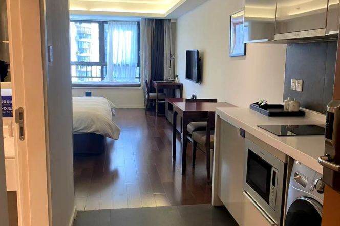 Short-Term 1BR Serviced Apartment near Shanghai Railway Station (L1)