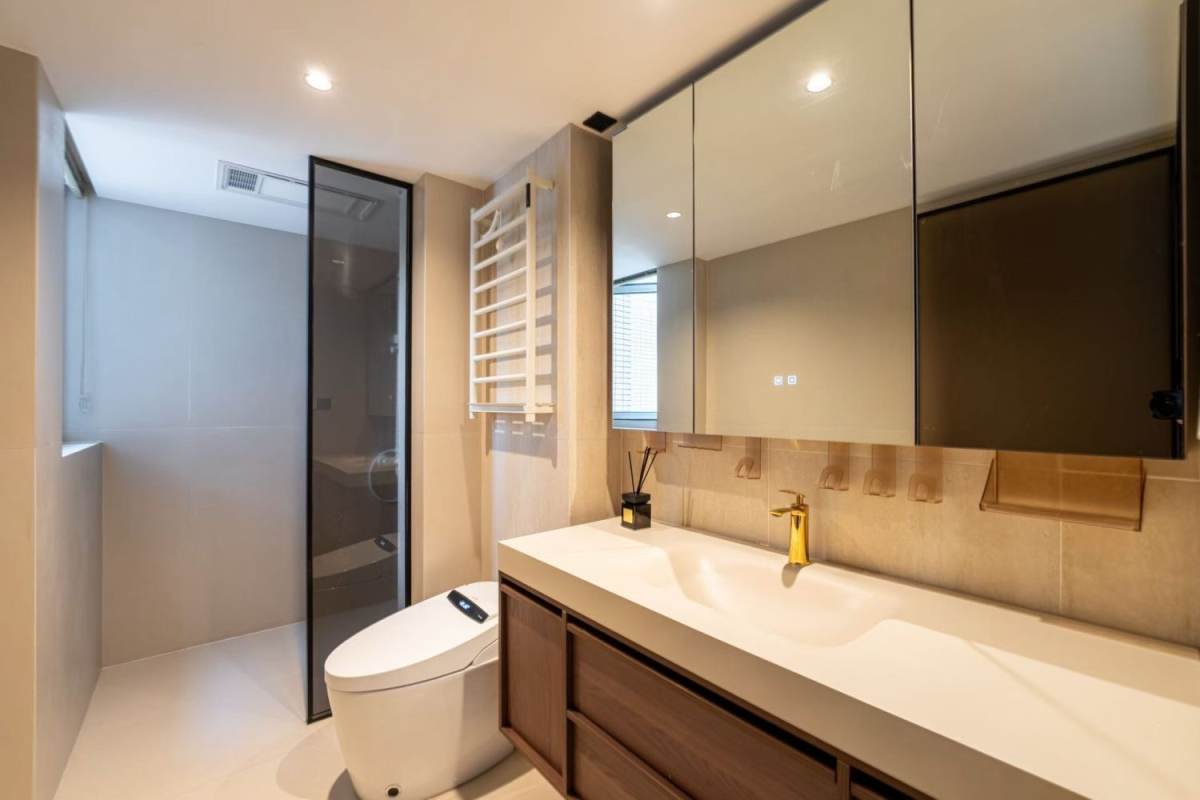 Housing image — Bathroom
