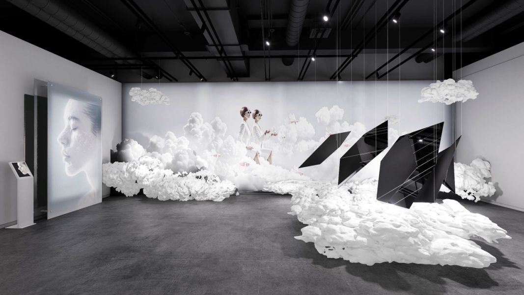 Visible Folds: Portrait Photography & Interactive Art by Wu