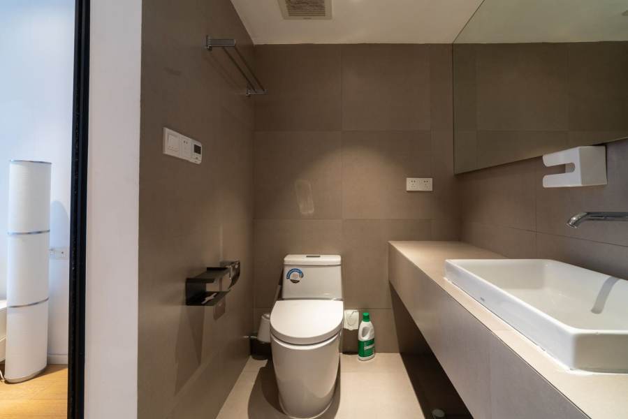 Housing image — Bathroom