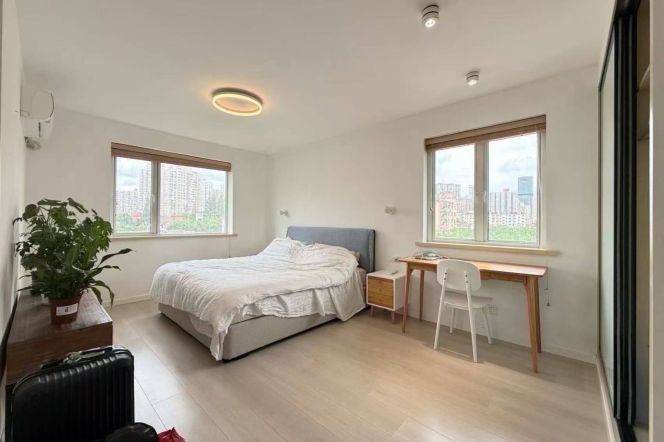 2BR Apartment in Jing'an (L7)