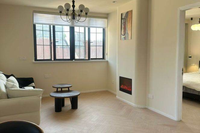 3BR Heritage Apartment near South Shaanxi Rd Metro with Terrace (L1/L10/L12)