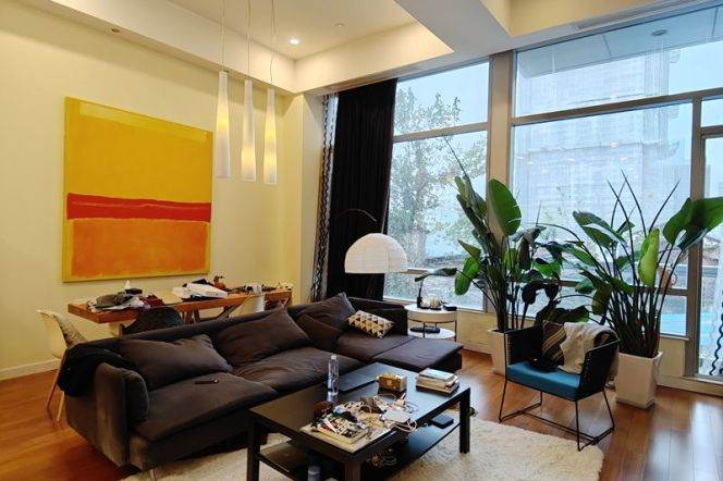 Spacious High-Ceiling 1BR Apartment at River House with Floor-to-Ceiling Windows (L8/L12)