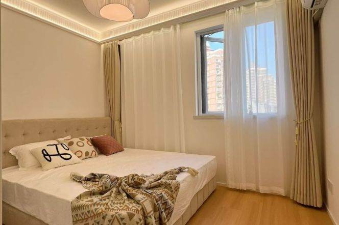 Spacious 1BR Apartment in Hongqiao CBD (L10)