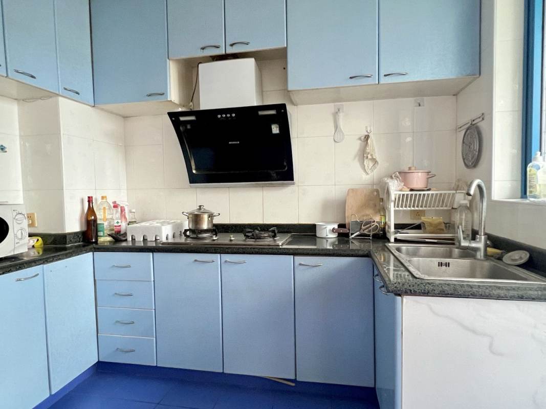 Housing image — Kitchen