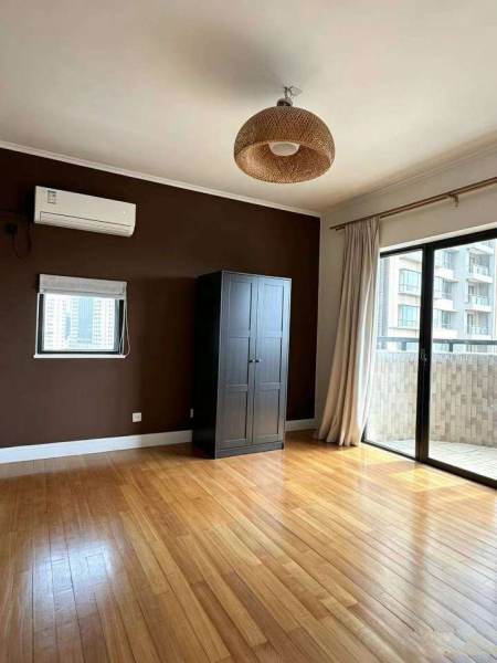 Housing image — Bedroom
