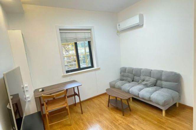 1BR Lane House near Zhongshan Park (L2/L11)