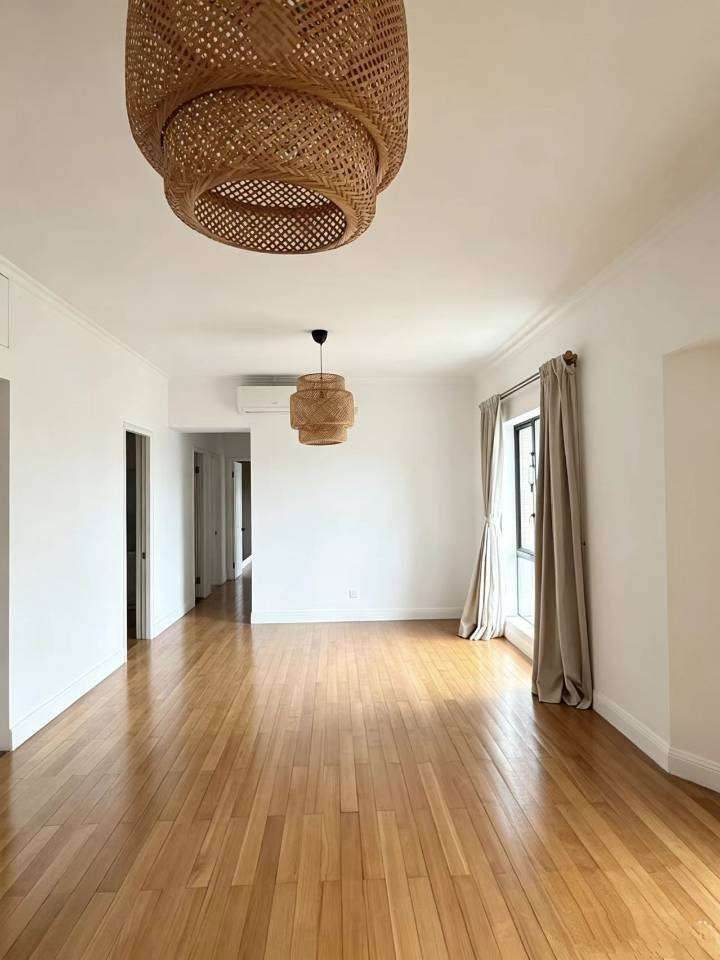 Housing image — Living Room