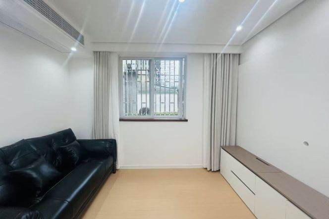 1BR Apartment in Tianshan (L2/L15)