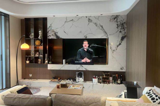 High-Floor High-Ceiling 2BR Apartment near Zhongshan Park with Outstanding View