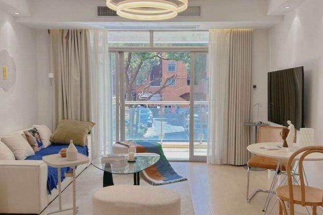 Spacious 1BR Apartment near West Bund (L3/L12)