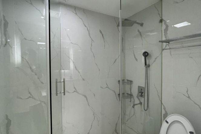 High-Floor Spacious 1BR Apartment near Jiaotong University Metro with Outstanding View