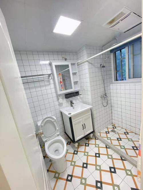 Housing image — Bathroom