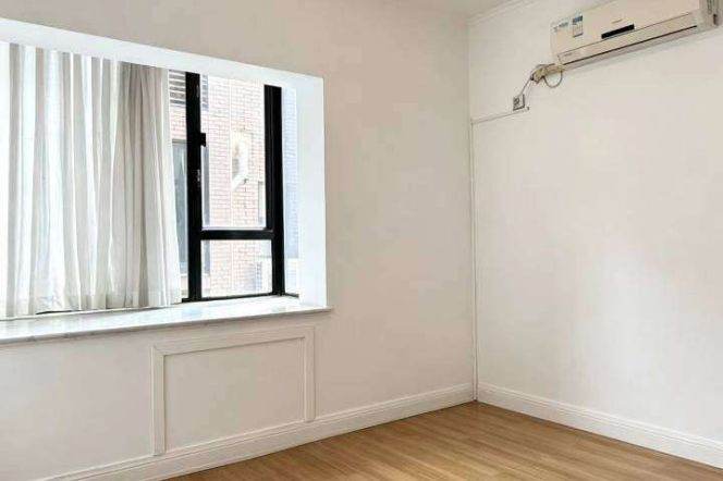 3BR Apartment near Jiangsu Rd Metro