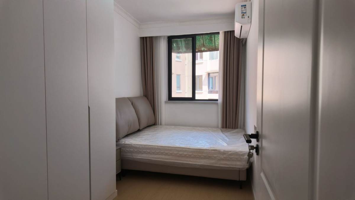 Housing image — Bedroom
