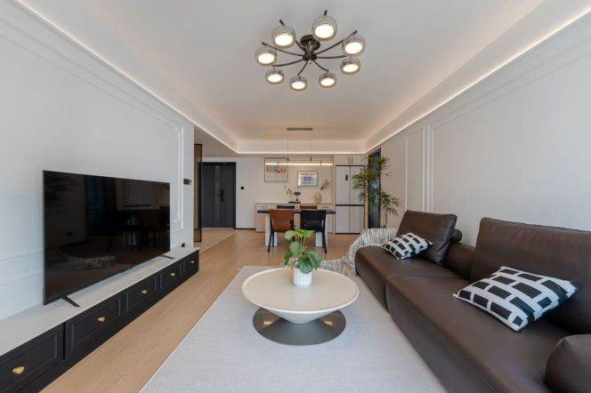 High-Floor Spacious 2BR Apartment near Zhongxing Rd Metro (L8)